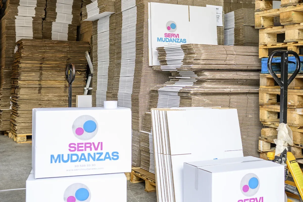 Almacén con material de embalaje